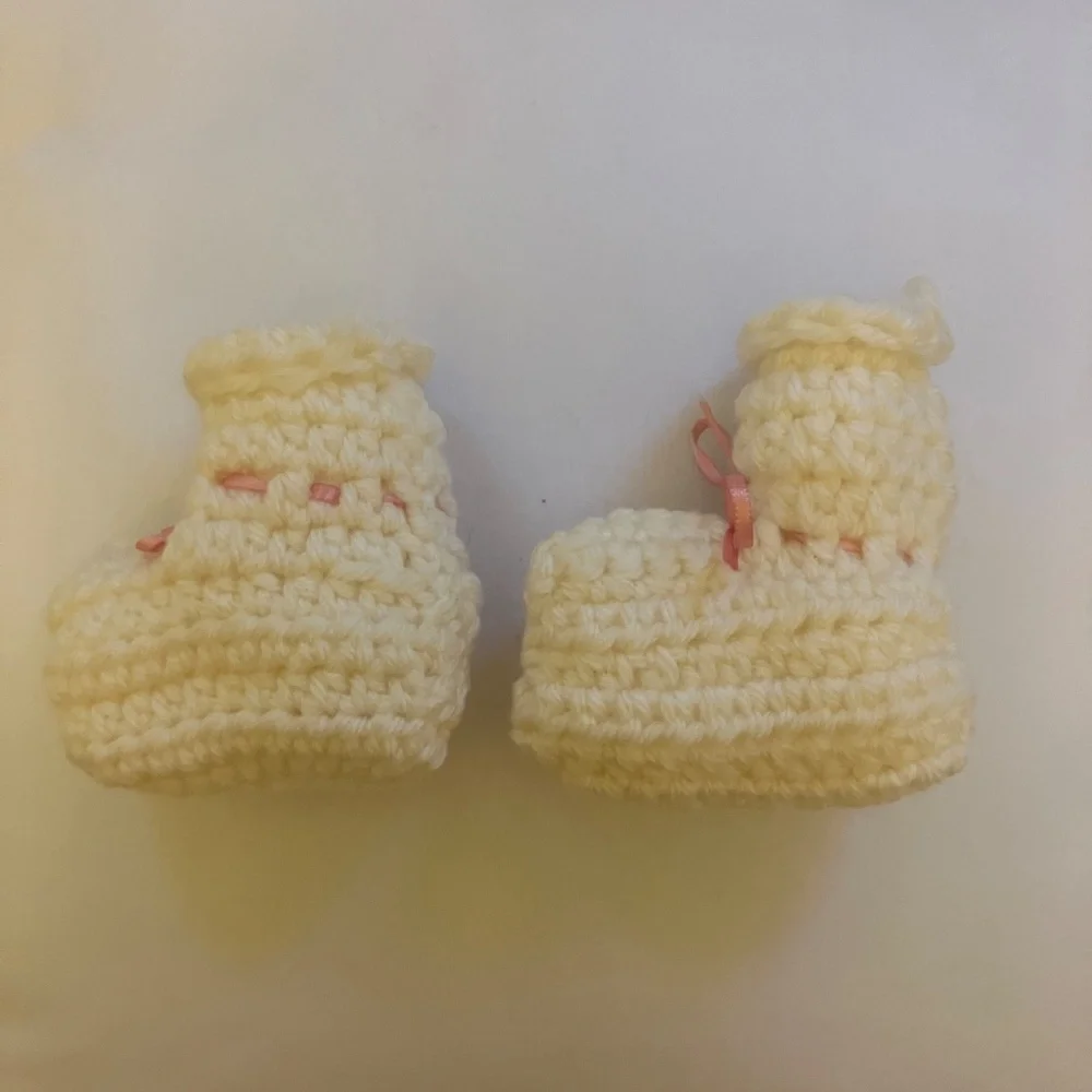 NWOT - Handmade Baby Booties Ivory w/Pink Ribbon Ties - Size 0-2 Months